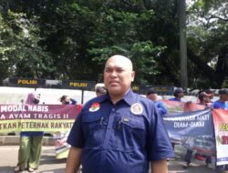 Aksi Demo Turun ke Jalan Peternak Mandiri Mendesak Pemerintah Perhatikan Kesejahteraan Peternak Atas Tingginya Harga Pakan dan Minimnya Perlindungan Terhadap Peternak