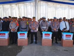 Kapolri Beri Motivasi dan Apresiasi kepada Anggota Polri Terdampak Bencana di Sumbar